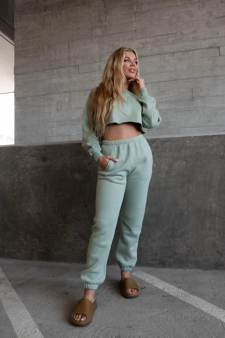 TIC TOC Women’s Soft Fleece Oversized Sweatpants Casual Essential High Waisted Jogger Pants with Pockets